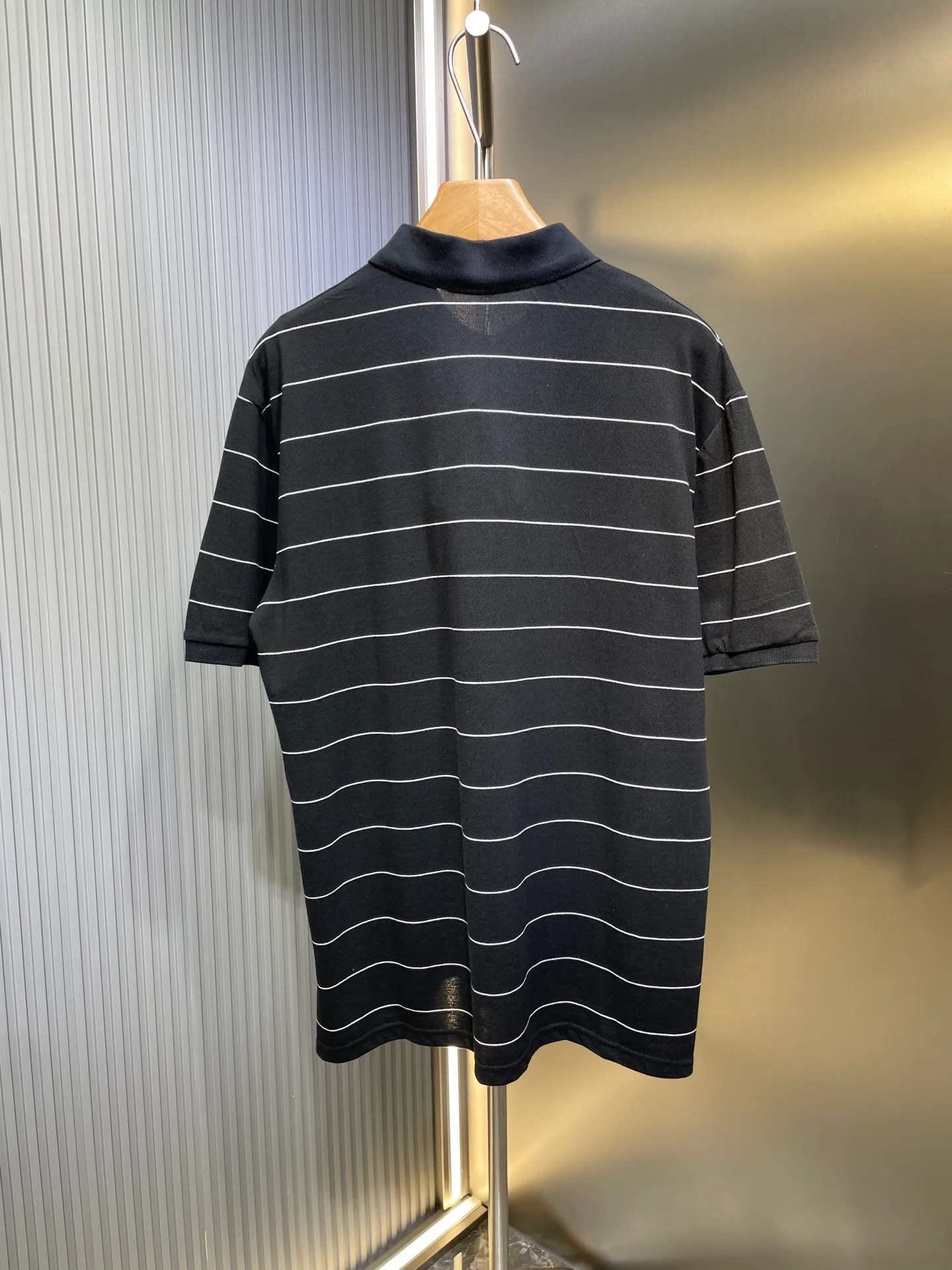 Saint Laurent POLO 1:1 Breathable Black White YSL 1: YSL 2: ： 1:1 YSL 1:1 YSL ： Size： S M L XL ： MM 025-A 55